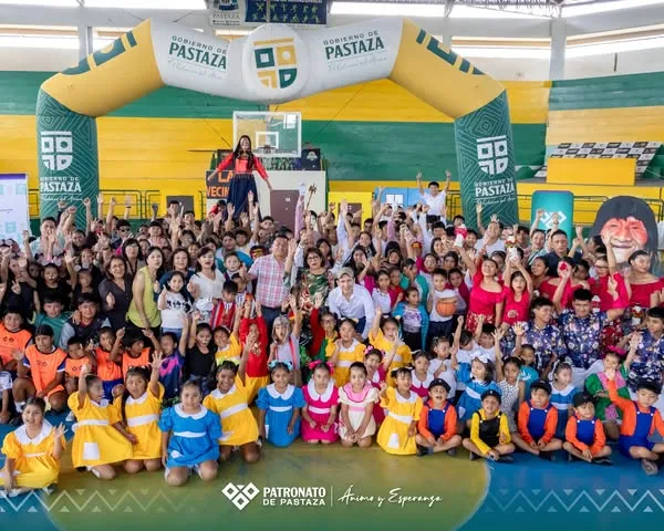 Lee más sobre el artículo Un éxito total! Más de 570 niños, niñas, jóvenes y adolescentes demostraron su talento en la gran clausura del Campamento Vacacional 2025 del Patronato de Pastaza.