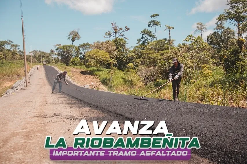 Lee más sobre el artículo AVANZA LA RIOBAMBEÑITA – IMPORTANTE TRAMO DE ASFALTADO