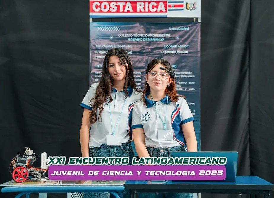 Lee más sobre el artículo La Unidad Educativa San Vicente Ferrer fue sede del XXI Encuentro Latinoamericano Juvenil de Ciencia y Tecnología 2025