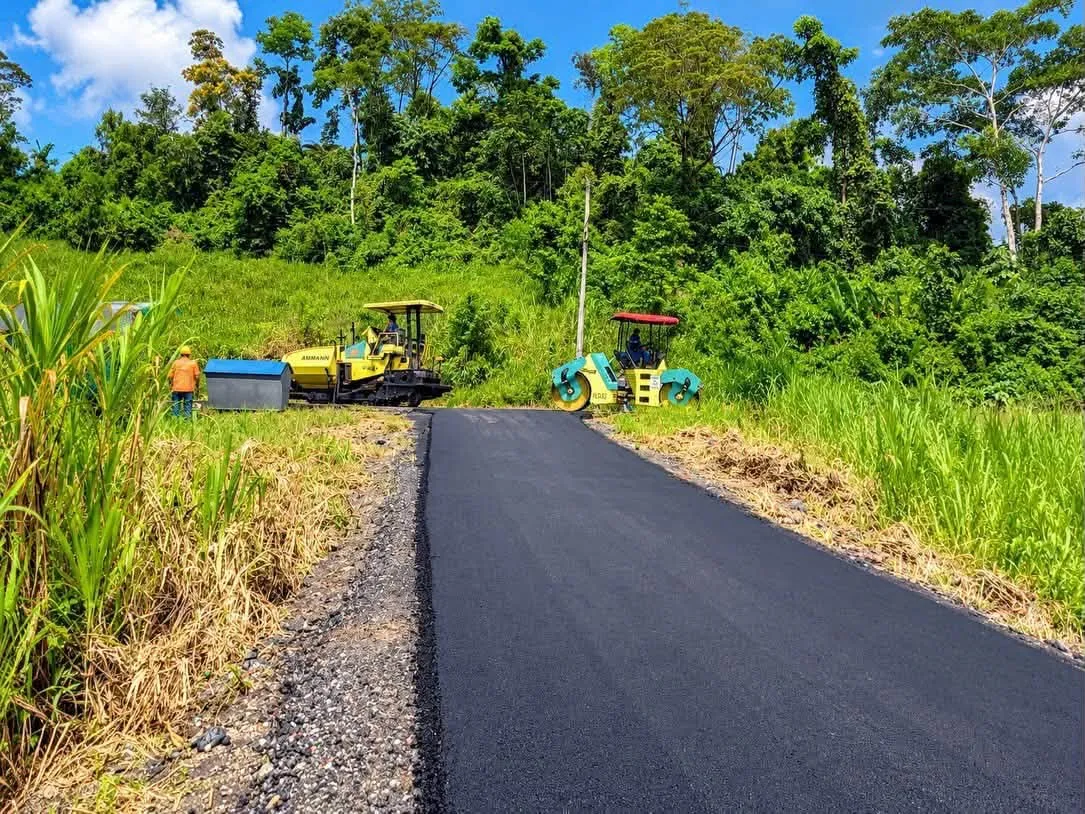 Lee más sobre el artículo En Canelos, el Gobierno de Pastaza culminó un asfaltado.